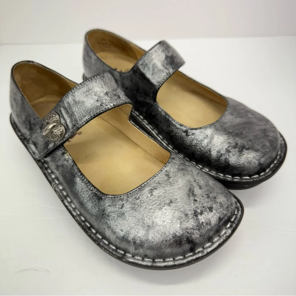 Alegria size 37/7-7.5 Women’s Silver Metallic Leather Paloma Mary Jane Shoes